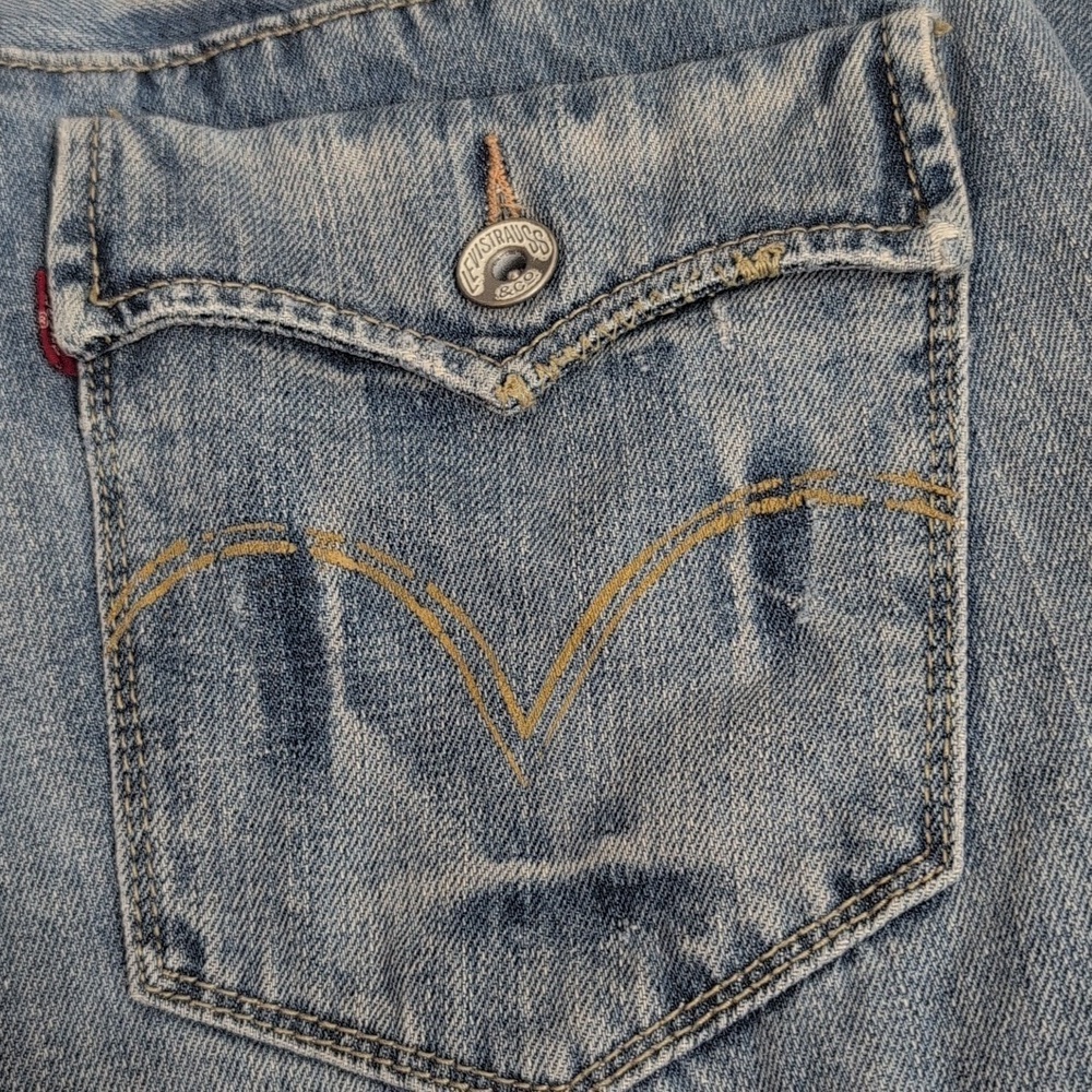 Levis 701 Slim Straight 30 Waist 32 Length Unique Stitching Details Lighter Wash - Picture 7 of 9